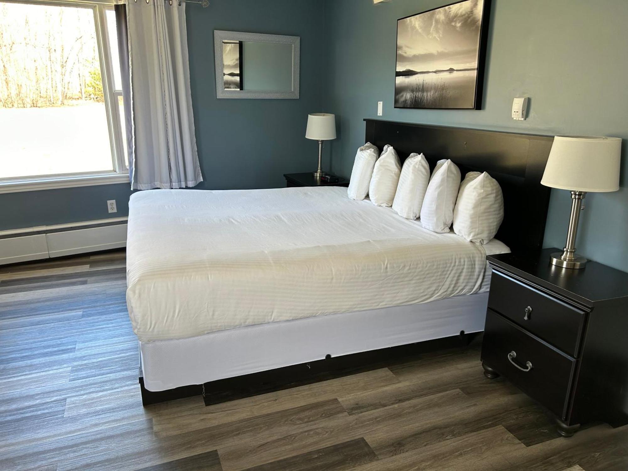Middleton Motel & Suites Ngoại thất bức ảnh